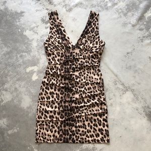 Hailey dress 🐆 size 8( M)